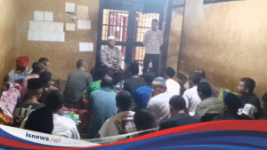 Satbinmas Polres Dompu Berikan Pembinaan dan Ceramah ke Para Tahanan
