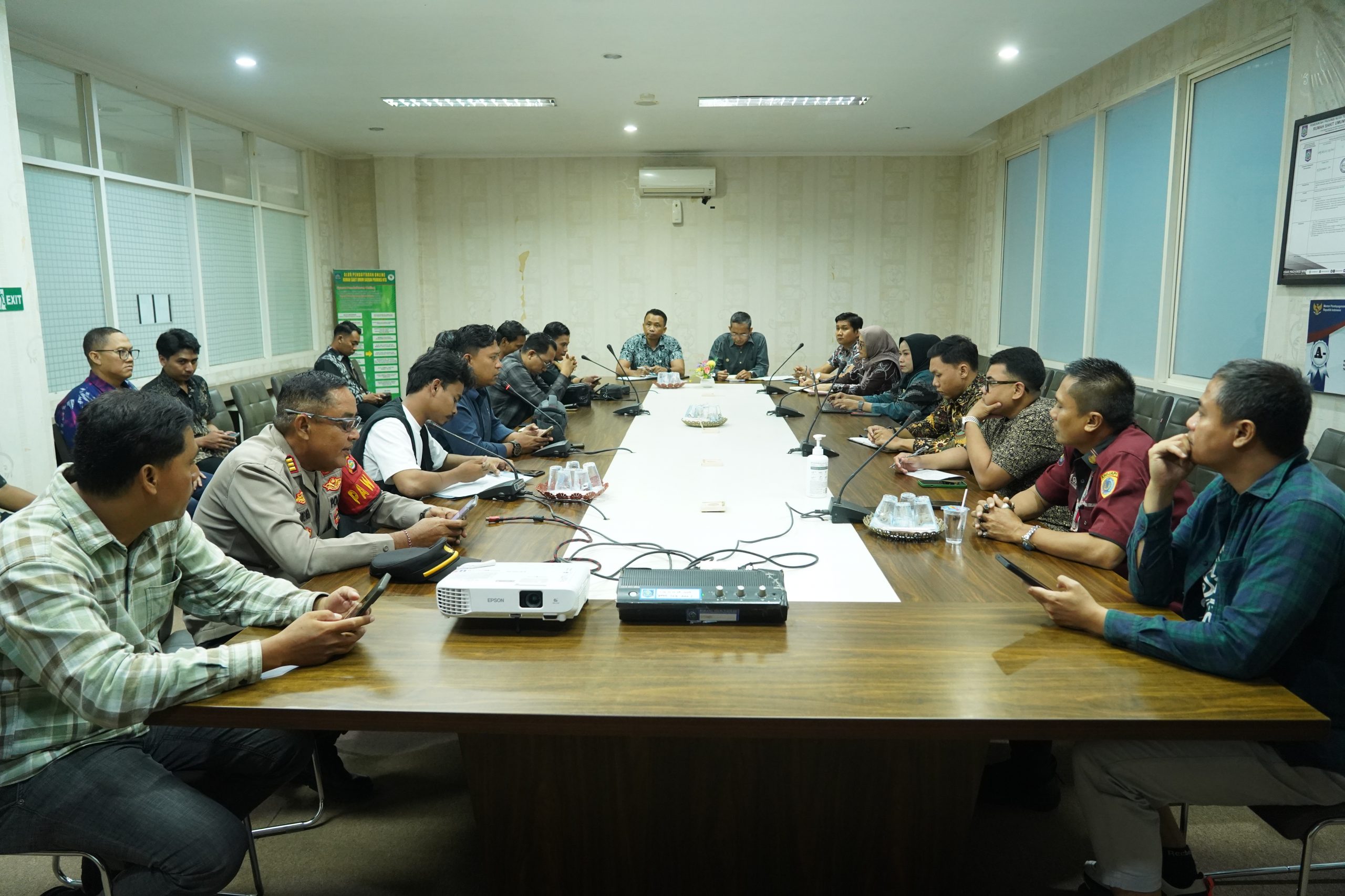 Perwakilan massa aksi RKC Jilid II bertemu Direktur RSUD NTB (21/5/2026)